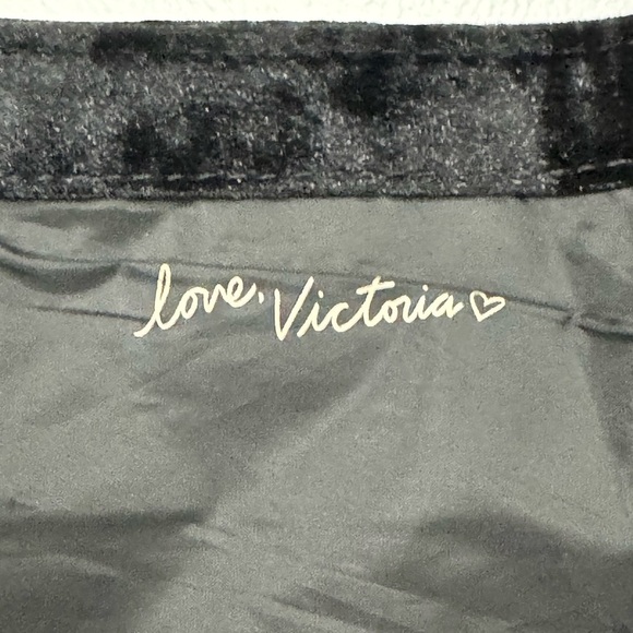 Victoria's Secret Black Velvet Tote Bag - Picture 4 of 4